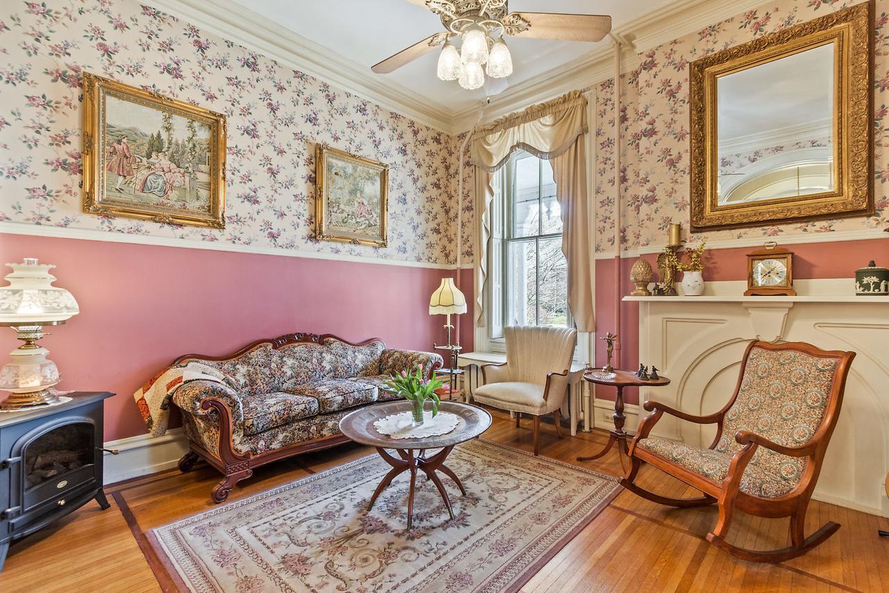 Lovelace Manor Bed And Breakfast Lancaster Eksteriør billede