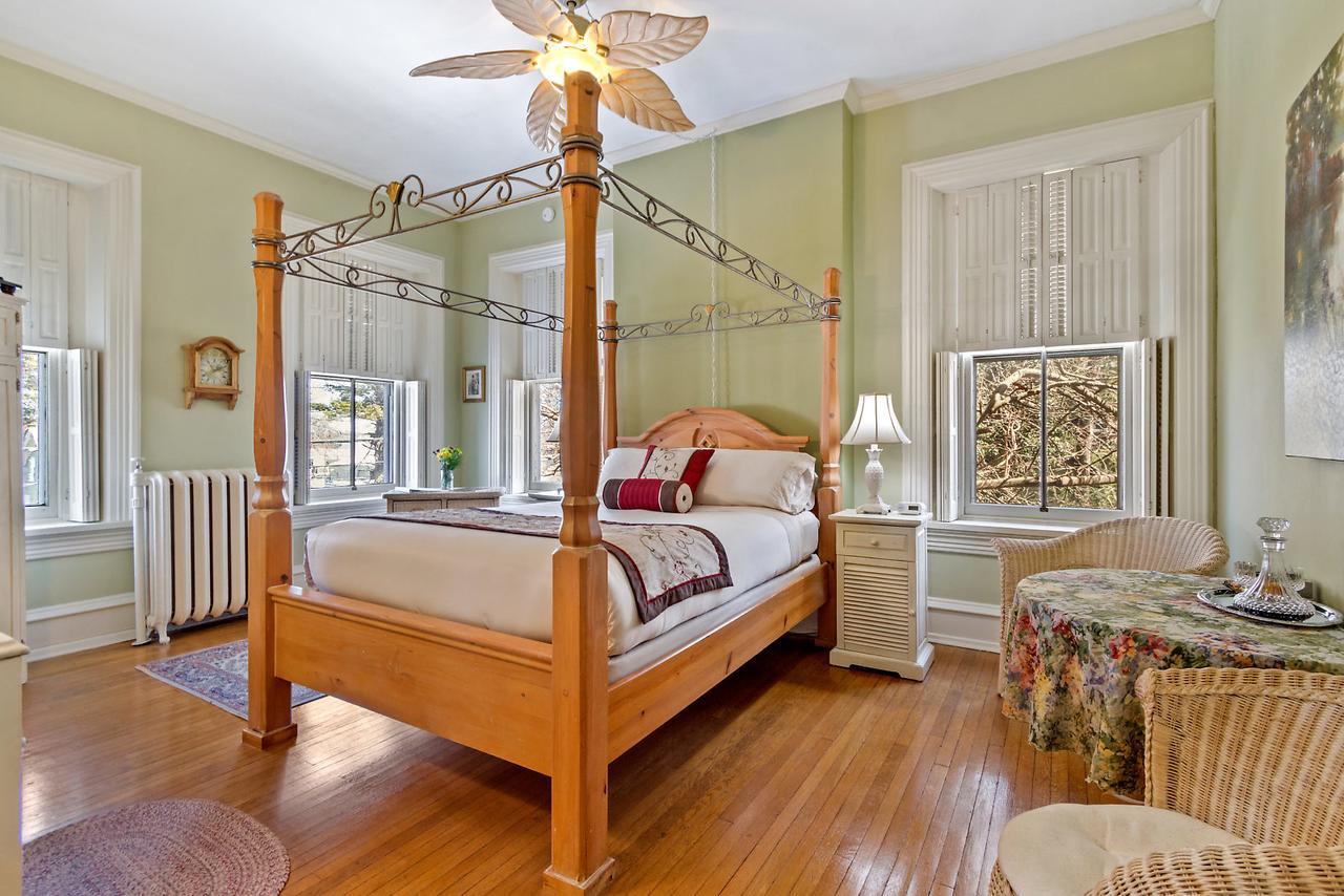 Lovelace Manor Bed And Breakfast Lancaster Eksteriør billede
